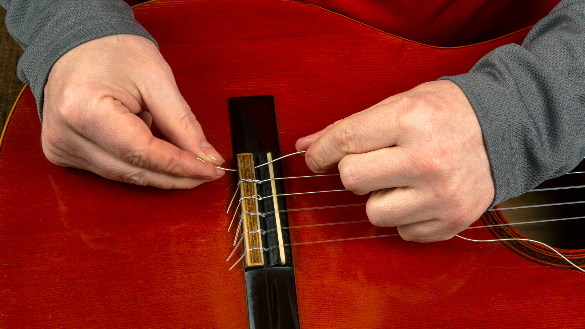 When Should You Change Guitar & Bass Strings? A Practical Guide for Irvine Musicians